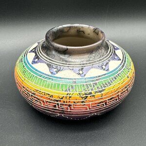 Native American Navajo Hilda Whitegoat Rainbow Horse Hair Pottery Vase